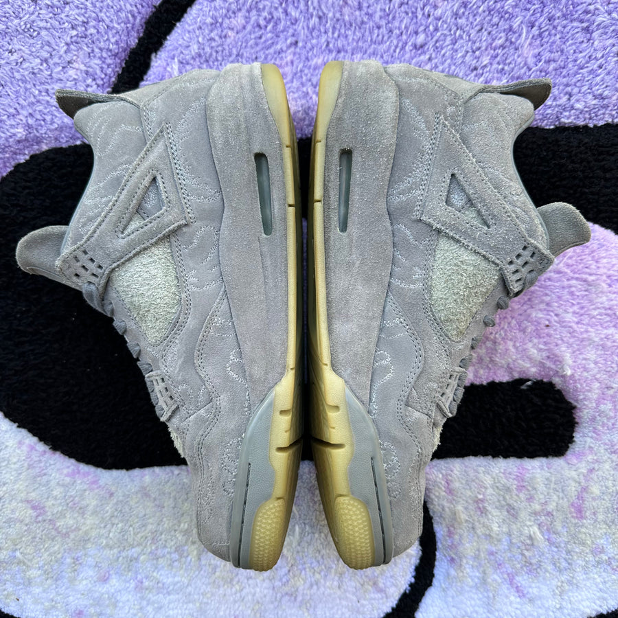 Air Jordan 4 KAWS 