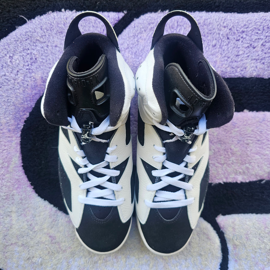 Air Jordan 6 “Oreo” (2010)
Size 11.5