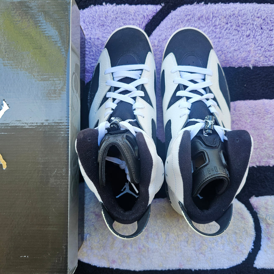 Air Jordan 6 “Oreo” (2010)
Size 11.5