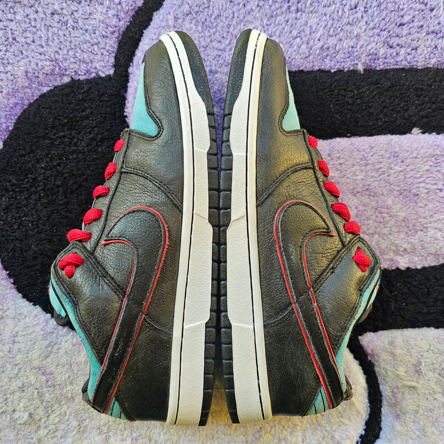 Nike Sb Low SAMPLE “Angels & Demons” Size 9 (1 of 24 ever made)