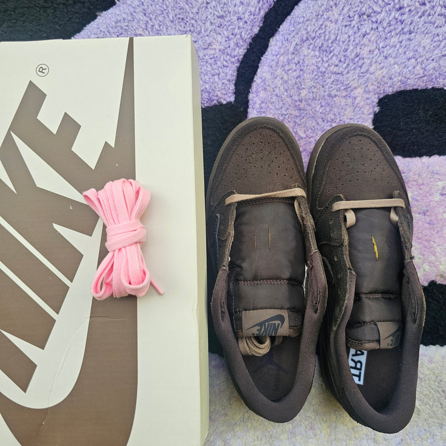 Jordan 1 Low Travis PS “Velvet”
Size 3Y