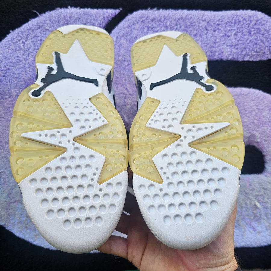 Air Jordan 6 “Oreo” (2010)
Size 11.5