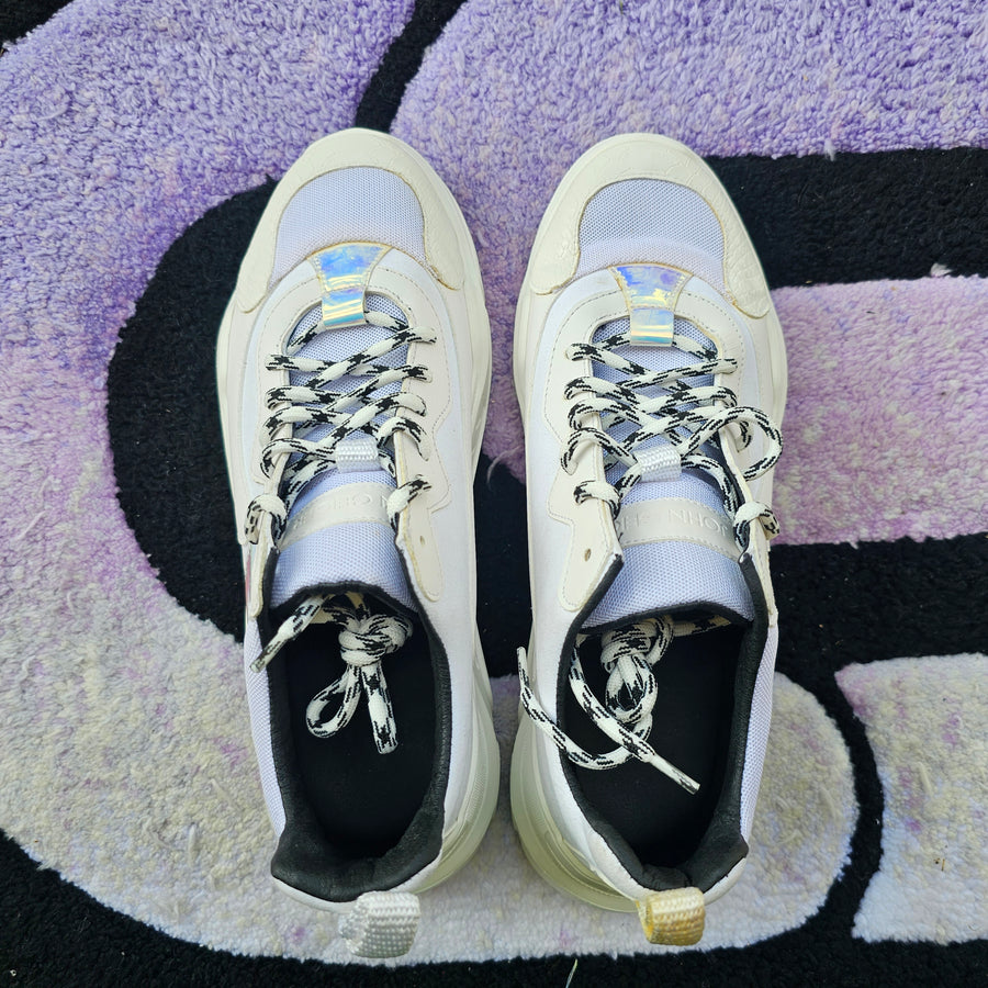 John Geiger 004 “Layered” Size 10