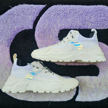 John Geiger 004 “Layered” Size 10