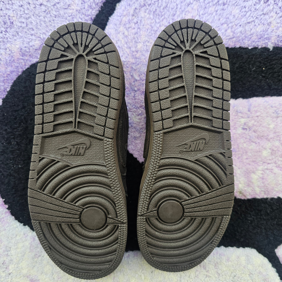 Jordan 1 Low Travis PS “Velvet”
Size 3Y