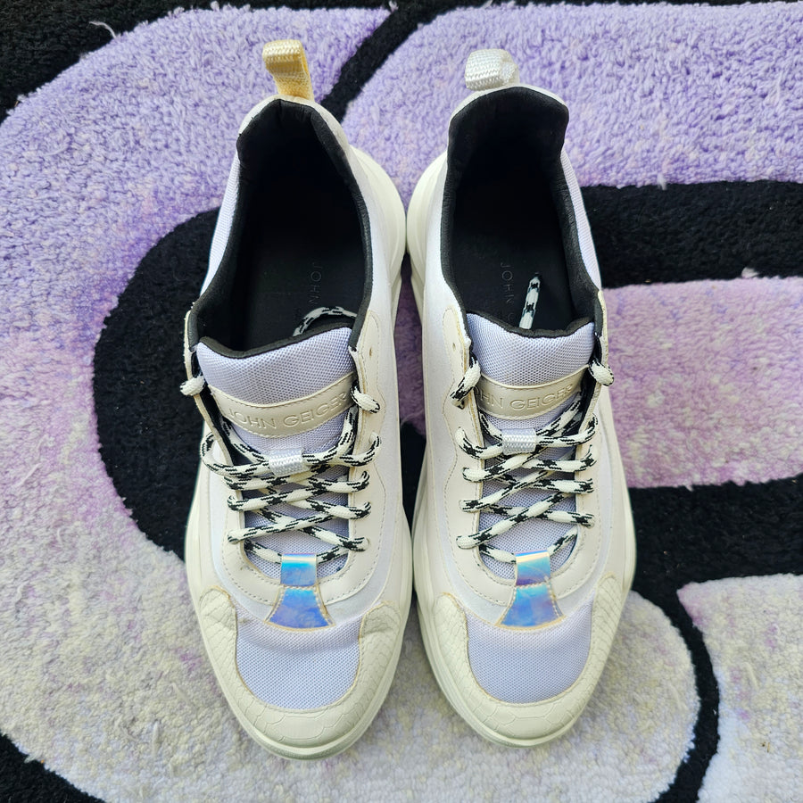 John Geiger 004 “Layered” Size 10