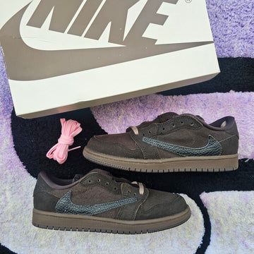 Jordan 1 Low Travis PS “Velvet”
Size 3Y