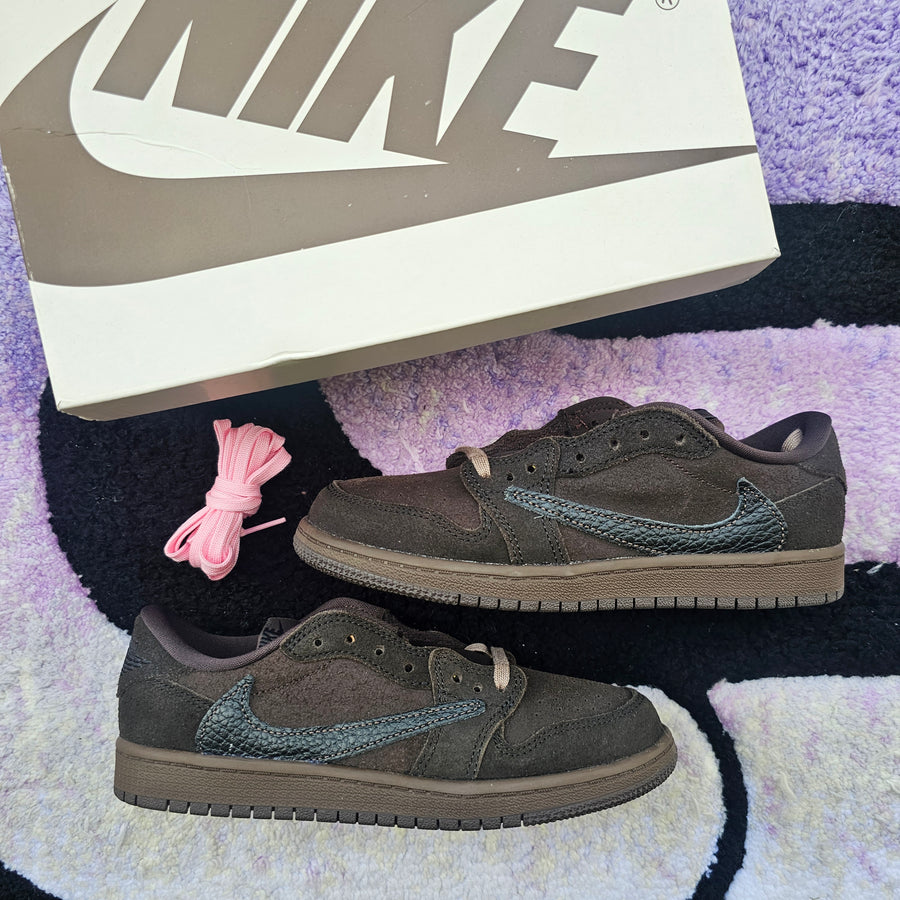 Jordan 1 Low Travis PS “Velvet”
Size 3Y