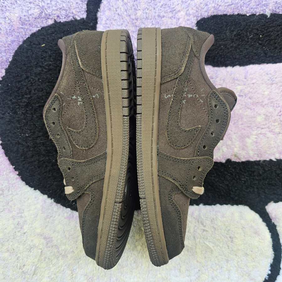 Jordan 1 Low Travis PS “Velvet”
Size 3Y
