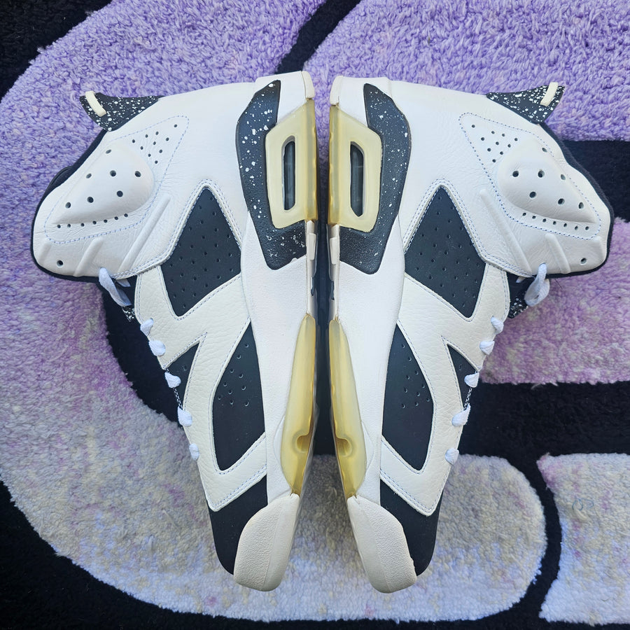 Air Jordan 6 “Oreo” (2010)
Size 11.5